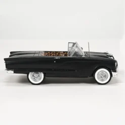 Elvira's Macabre Mobile