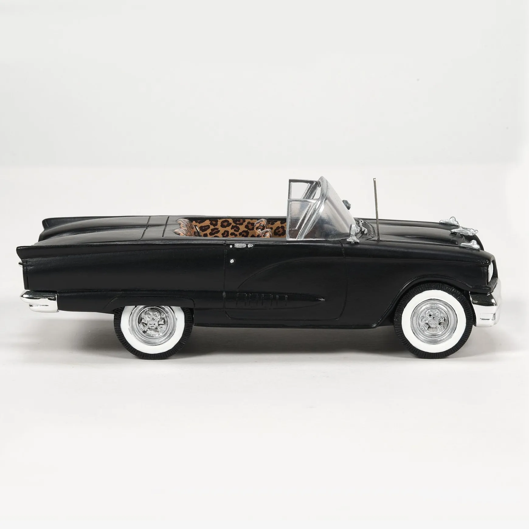 Elvira's Macabre Mobile