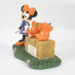 Minnie Picks A Winner